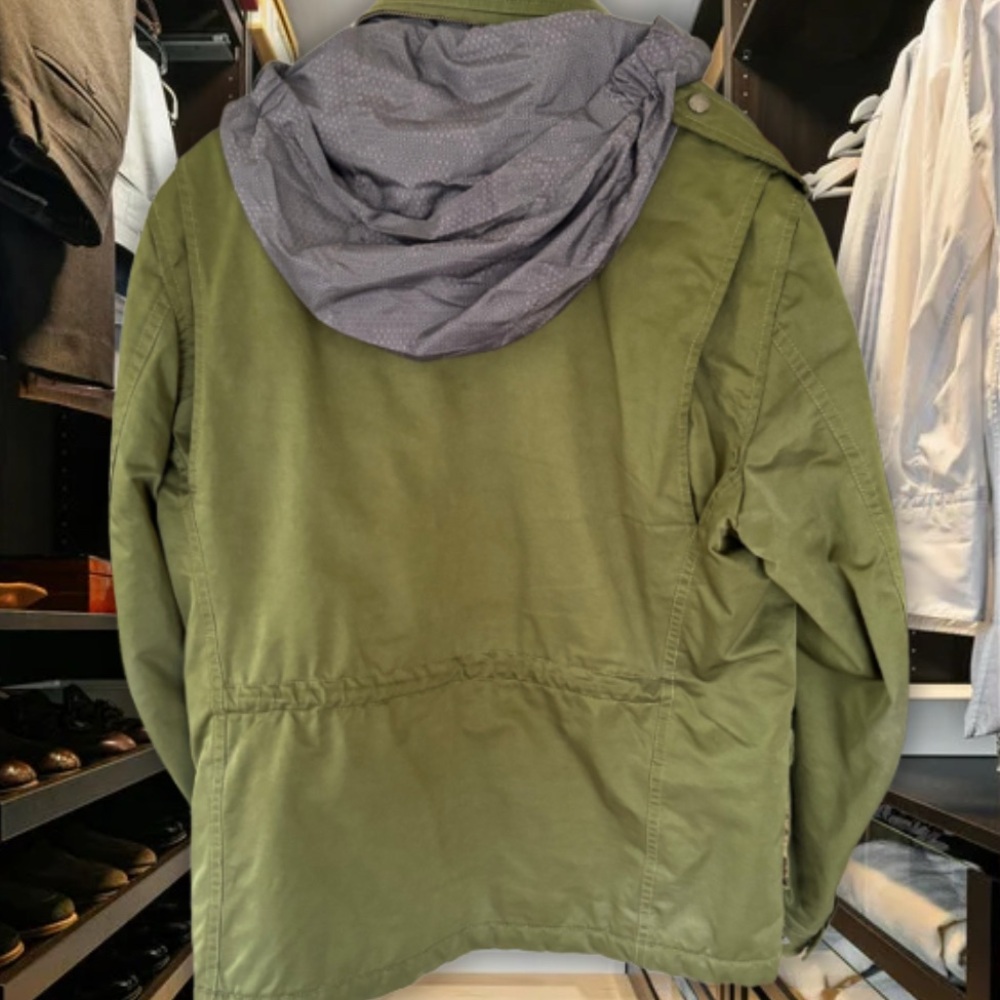 Banana Republic Men’s Green Water-Resistant Insulated Field Coat - Picture 2 of 4